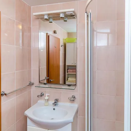 Princ Hrvoje- One-bedroom With Balcony- 1 Apartament Dubrownik